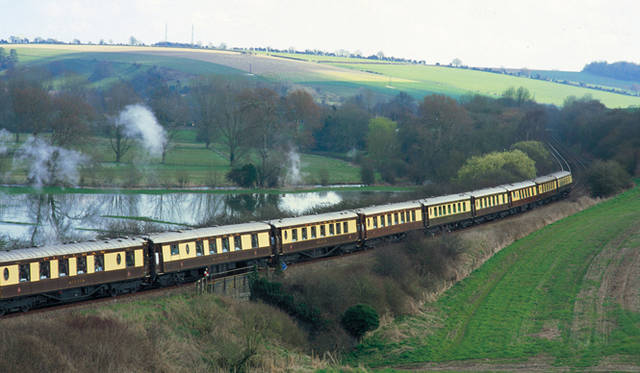 <strong>伝統と革新の英国ロイヤル文化を巡る旅</strong>