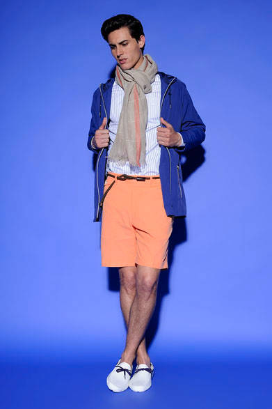 <strong>Vicomte A.｜ヴィコント アー</strong>　2013春夏コレクション　アウター3万9900円、シャツ1万9950円、ショーツ1万1550円、スカーフ1万500円、ベルト1万1550円、靴参考商品