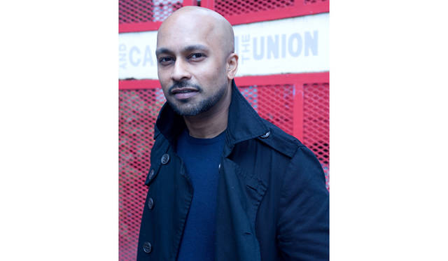 <strong>THEATER｜アクラム・カーンのソロダンス最新作『デッシュ』</strong>　© Laurent Ziegler