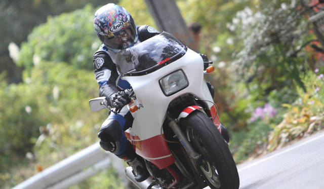 <strong>浅間ヒルクライム2012｜Asama Hillclimb 2012</strong><br />ビモータSBやモトグッツィP250など、二輪もエントリーした浅間ヒルクライム