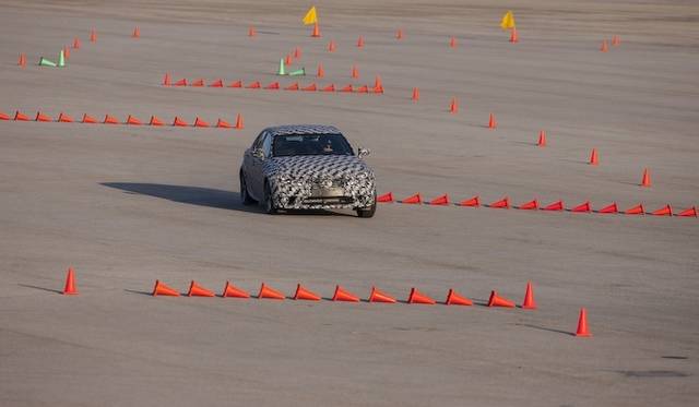 <strong>Lexus IS Prototype｜レクサス IS プロトタイプ</strong>