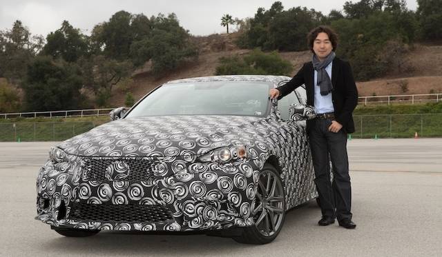 <strong>Lexus IS Prototype｜レクサス IS プロトタイプ</strong><br />ロサンゼルスにて「次期ISのプロトタイプ」のステアリングを握った島下泰久氏