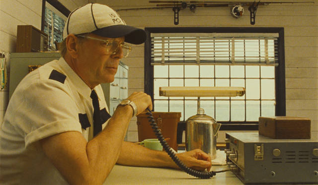 <strong>MOVIE｜『ムーンライズ・キングダム』</strong>　たったひとりで島を守るシャープ警部を演じたブルース・ウィリス　©Focus Features