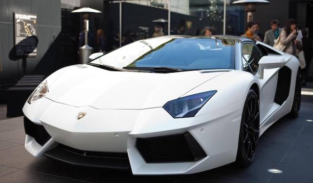 <strong>Lamborghini Aventador LP 700-4 Roadster｜ランボルギーニ アヴェンタドール LP 700-4 ロードスター </strong>