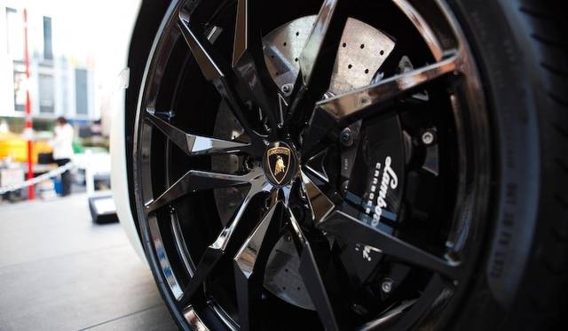 <strong>Lamborghini Aventador LP 700-4 Roadster｜ランボルギーニ アヴェンタドール LP 700-4 ロードスター </strong>