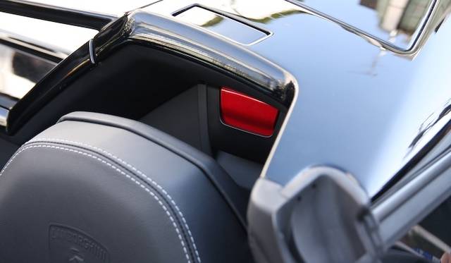 <strong>Lamborghini Aventador LP 700-4 Roadster｜ランボルギーニ アヴェンタドール LP 700-4 ロードスター </strong>