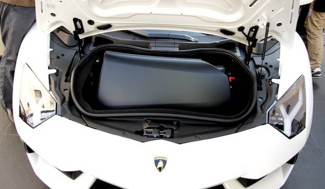 <strong>Lamborghini Aventador LP 700-4 Roadster｜ランボルギーニ アヴェンタドール LP 700-4 ロードスター </strong>