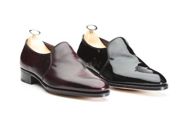 　「EDWARD（エドワード）」　左／プラム ミュージアムカーフ、右／ブラック パテントレザー
