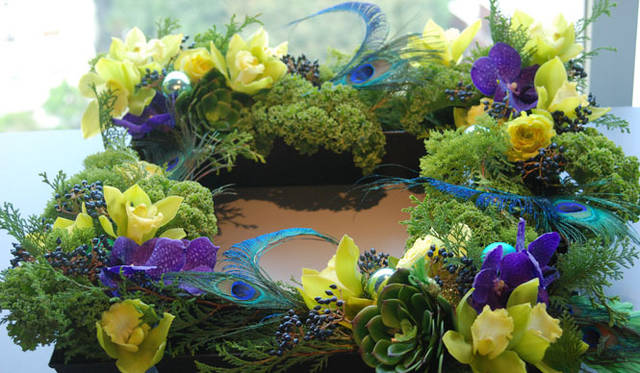 <strong>和気雅美｜FLORALUXE / New York Flower School</strong>　クリスマスリースで、2013年のラッキーカラーを先取り！