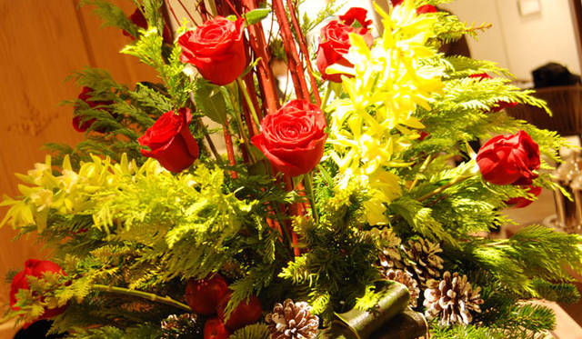 <strong>和気雅美｜FLORALUXE / New York Flower School</strong>　クリスマスリースで、2013年のラッキーカラーを先取り！