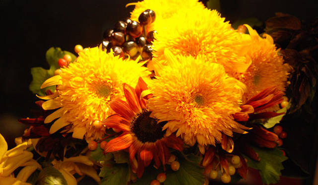 <strong>和気雅美｜FLORALUXE / New York Flower School</strong>　クリスマスリースで、2013年のラッキーカラーを先取り！