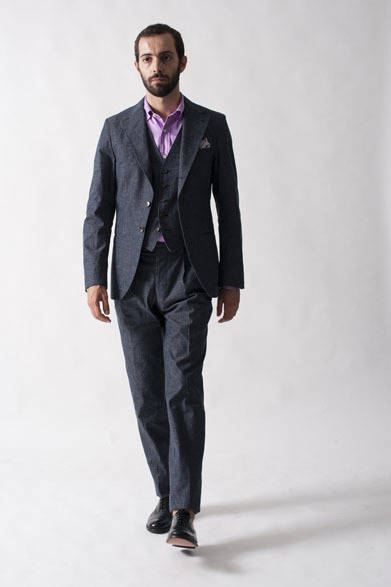 <strong>FUJITO｜フジト</strong>　2013春夏コレクション　Single 3B Jacket3万7800円、Gilet1万9950円、B.D Shirts2万4150円、Slacks Pants2万5200円