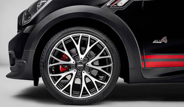 <strong>MINI John Cooper Works Paceman｜ミニ ジョン・クーパー ワークス ペースマン</strong>