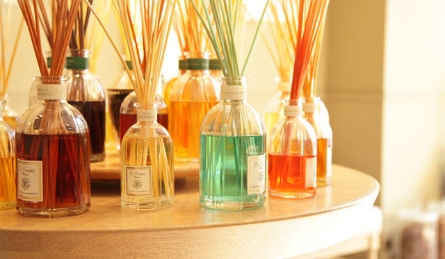 <strong>Dr.Vranjes｜ドットール・ヴラニエス</strong>　直営店は、代官山の静かな路地にある