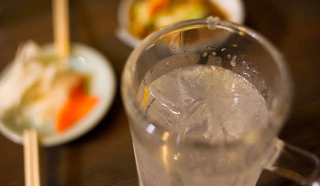 <strong>角田陽太｜東京浪漫酒場</strong>　三軒茶屋「久仁」　久仁名物のサワー