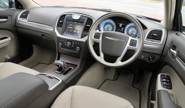 <strong>Chrysler 300C Luxury｜クライスラー 300C ラグジュアリー</strong>