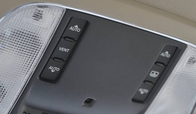 <strong>Chrysler 300C Luxury｜クライスラー 300C ラグジュアリー</strong>