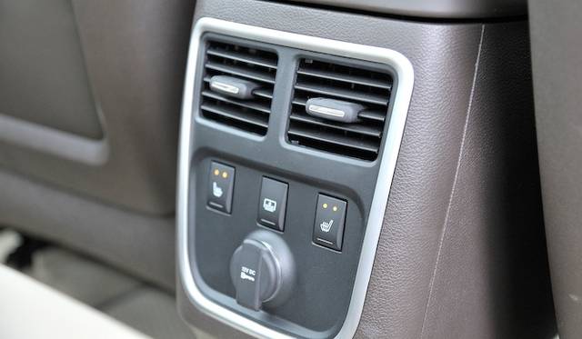 <strong>Chrysler 300C Luxury｜クライスラー 300C ラグジュアリー</strong>