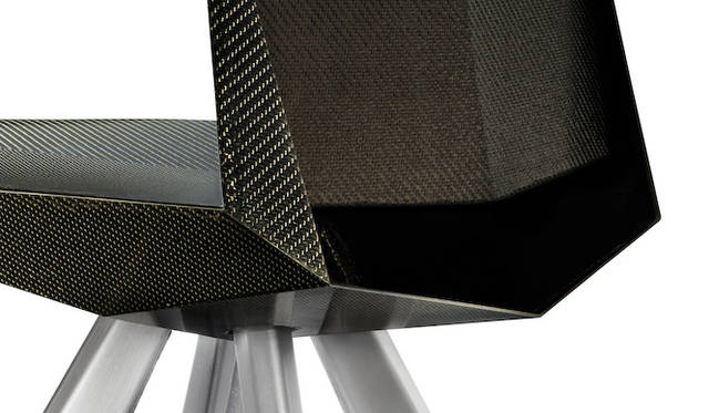 <strong>R18 Ultra Chair｜R18 ウルトラ チェアー</strong>