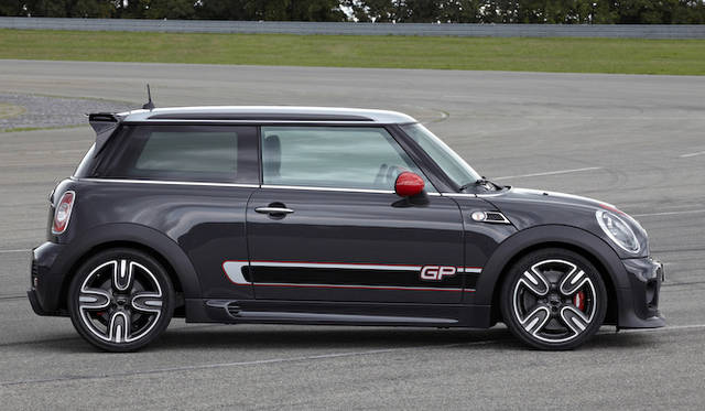 <strong>MINI John Cooer Works GP｜ミニ ジョン・クーパー・ワークス GP</strong>