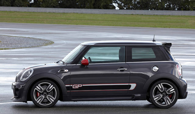 <strong>MINI John Cooer Works GP｜ミニ ジョン・クーパー・ワークス GP</strong>