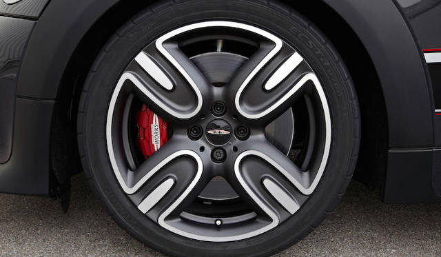 <strong>MINI John Cooer Works GP｜ミニ ジョン・クーパー・ワークス GP</strong>