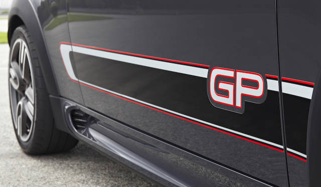 <strong>MINI John Cooer Works GP｜ミニ ジョン・クーパー・ワークス GP</strong>