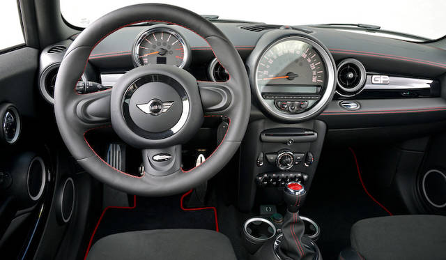 <strong>MINI John Cooer Works GP｜ミニ ジョン・クーパー・ワークス GP</strong>