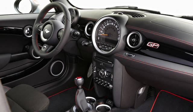 <strong>MINI John Cooer Works GP｜ミニ ジョン・クーパー・ワークス GP</strong>