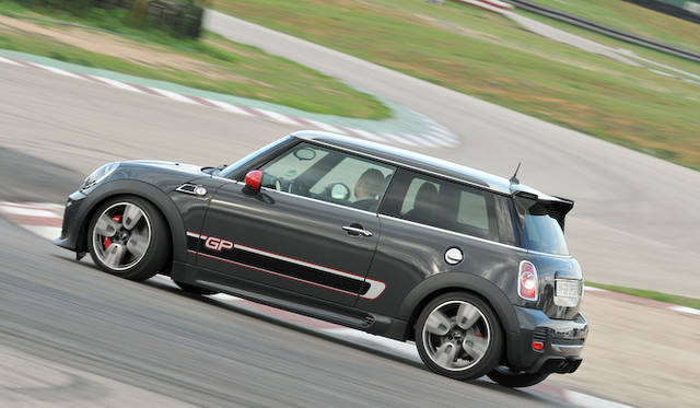 <strong>MINI John Cooer Works GP｜ミニ ジョン・クーパー・ワークス GP</strong>