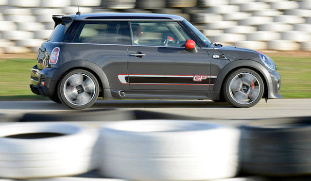 <strong>MINI John Cooer Works GP｜ミニ ジョン・クーパー・ワークス GP</strong>