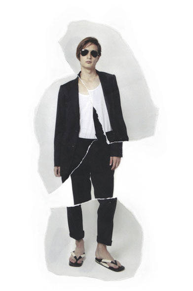 <strong>doublet｜ダブレット</strong>　2013春夏コレクション　ジャケット 7万9800円、パンツ 4万4100円、雪駄 1万8900円　