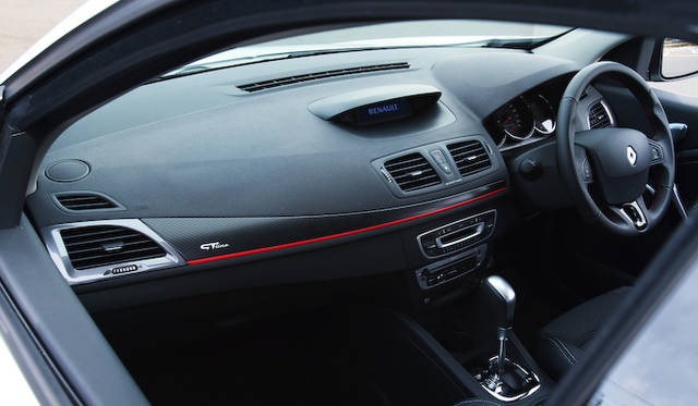 <strong>Renault Megane Estate GT Line｜ルノー メガーヌ エステートGTライン</strong>