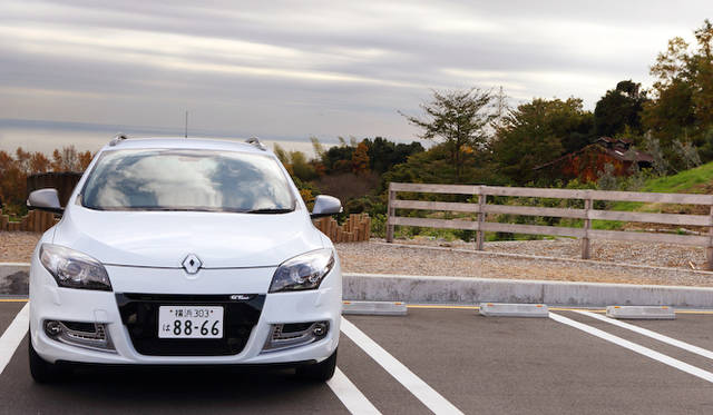 <strong>Renault Megane Estate GT Line｜ルノー メガーヌ エステートGTライン</strong>