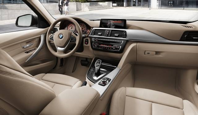 <strong>BMW  3series Touring｜BMW 3シリーズ ツーリング</strong><br />※写真は本国仕様