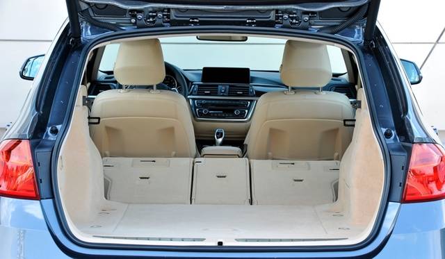 <strong>BMW  3series Touring｜BMW 3シリーズ ツーリング</strong><br />※写真は本国仕様