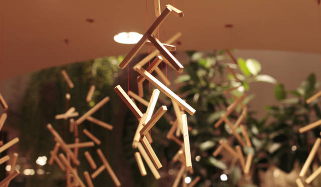 <strong>more trees｜5周年記念パーティレポート</strong>　倉本仁氏デザインの「スティックモビール」