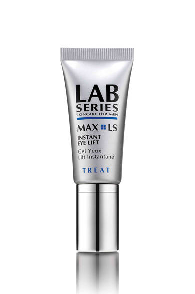 <strong>ARAMIS LAB SERIES│アラミス ラボ シリーズ</strong>　＜アイクリーム＞　「マックス LS インスタント アイ モイスチャーリフト」<br>シワやたるみなどエイジングのサインが出やすい目もと専用のクリーム。目のまわりの肌を引き締め、メリハリのある力強い印象と、若々しい精悍な表情をもたらす。マッサージをしながらクリームをつけることで、目もとの血行を促進。パール色のクリームが光を拡散し、目もとを明るく生き生きとした状態に導く。8400円（15mL）