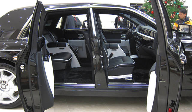 <strong>Rolls-Royce Phantom SWB Art Deco｜ロールス・ロイス ファントム SWB アール・デコ</strong>