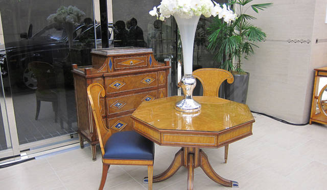 <strong>Rolls-Royce Art Deco Collection｜ロールス・ロイス アール・デコ コレクション</strong><br />会場にはアール・デコ調のインテリアも特別に展示された