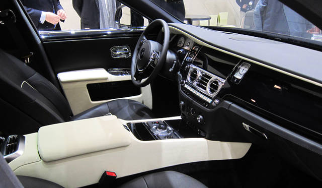 <strong>Rolls-Royce Ghost Art Deco｜ロールス・ロイス ゴースト アール・デコ</strong>