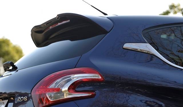 <strong>Peugeot 208 GT｜プジョー 208 GT</strong>