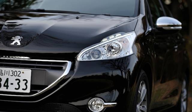<strong>Peugeot 208 Allure｜プジョー 208 アリュール</strong>