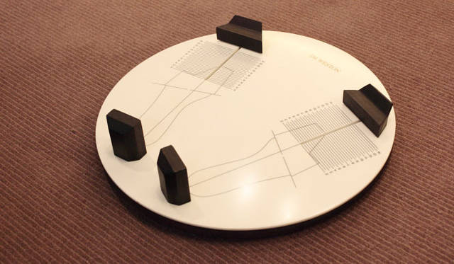 <strong>J.M. Weston｜ジェイエムウエストン</strong>　アーティスト、マルタン・ゼケリがデザインしたフットメジャー