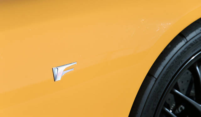 <strong>Lexus LFA Nurburgring Package｜レクサス LFA ニュルブルクリンク パッケージ</strong><br />「F」マークはレクサスの「F Sport」仕様と同様