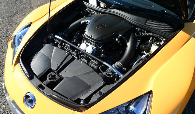 <strong>Lexus LFA Nurburgring Package｜レクサス LFA ニュルブルクリンク パッケージ</strong><br />4.8リッターV型10気筒エンジン