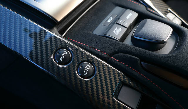 <strong>Lexus LFA Nurburgring Package｜レクサス LFA ニュルブルクリンク パッケージ</strong>