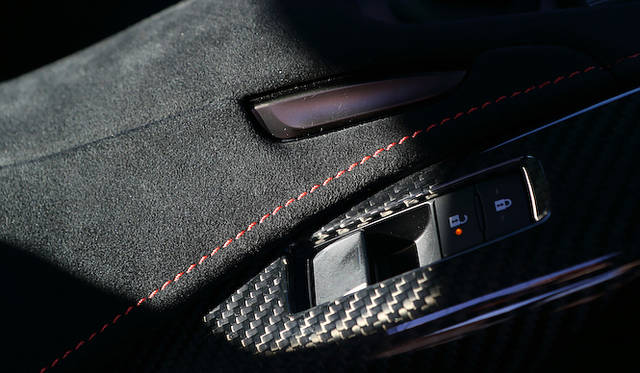 <strong>Lexus LFA Nurburgring Package｜レクサス LFA ニュルブルクリンク パッケージ</strong>