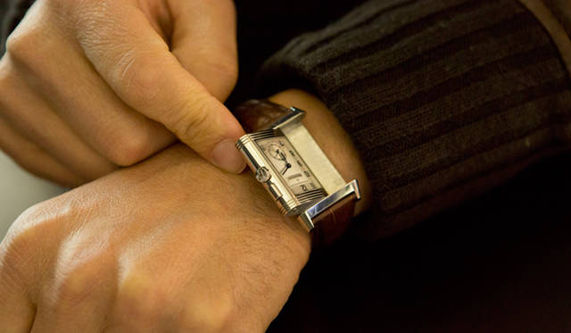 <strong>My Own Watch｜エジナルド・ベルトーリさん</strong>　ケースを180度反転できる角型ケースを持つジャガー・ルクルトの「レベルソ・デュオ」