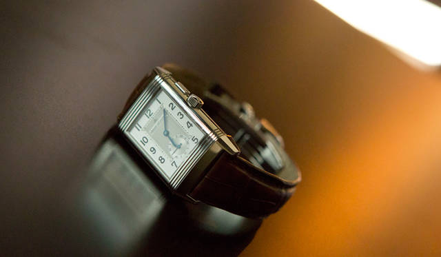 <strong>My Own Watch｜エジナルド・ベルトーリさん</strong>　表のダイヤルは日本時間を表示